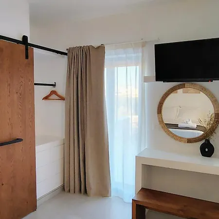Iraμar Luxury Iv Páros